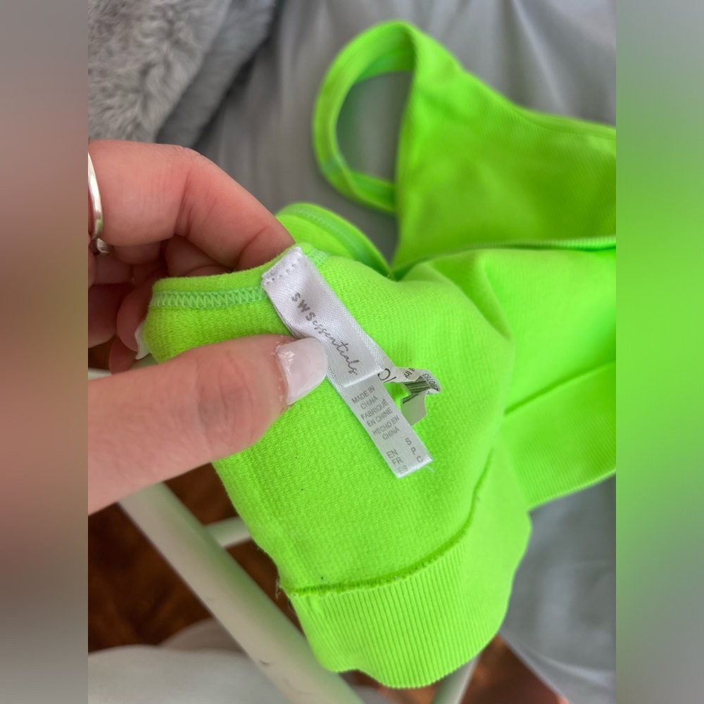 3/$10 ALL BRA TOPS!!! neon green urban planet ribbed bra top in size small - Picture 2 of 4